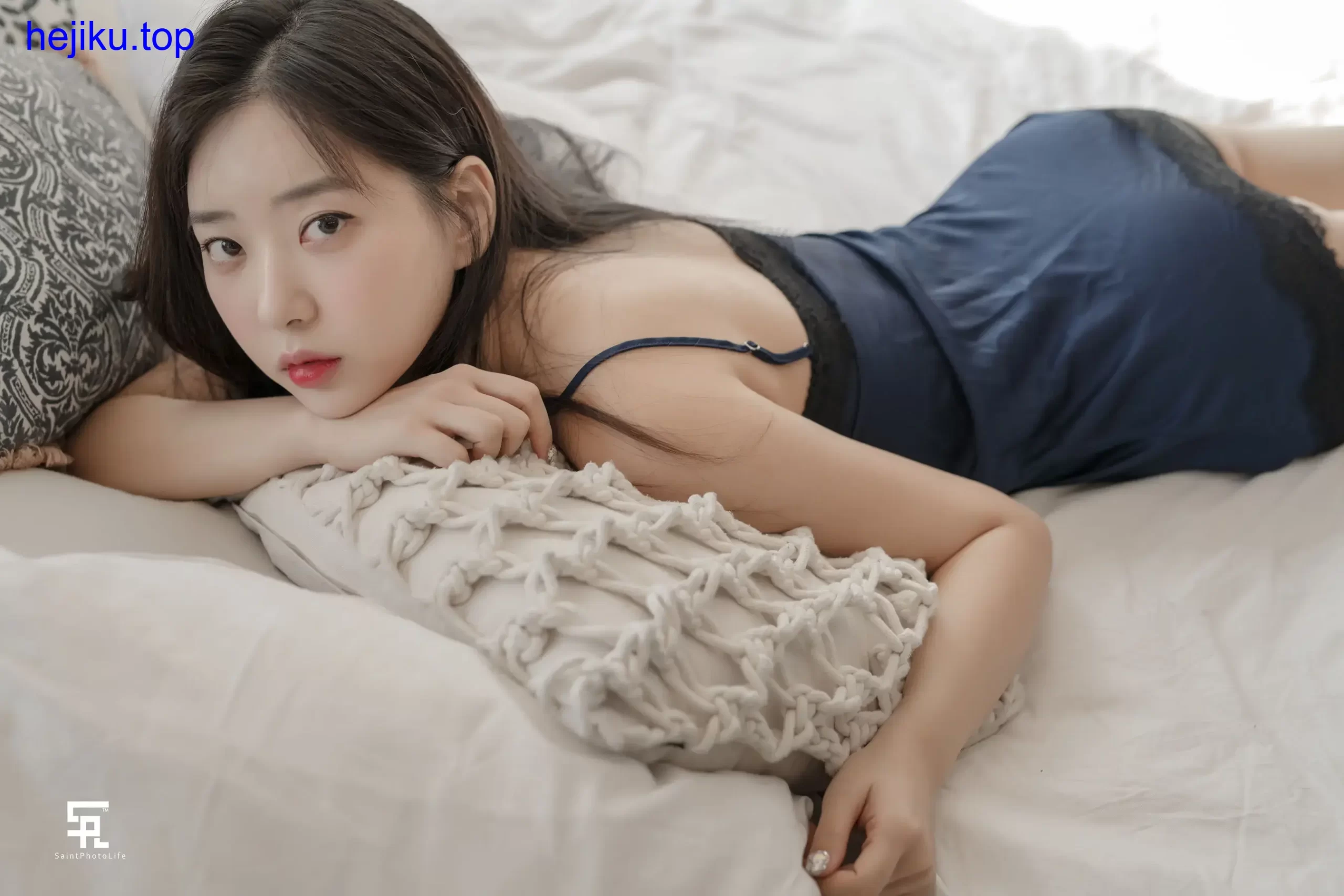 申才恩透明泳衣