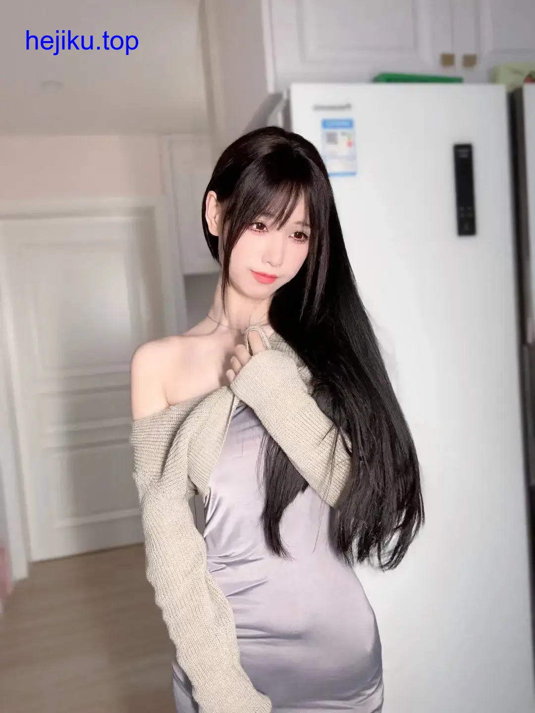 十万口草莓粥粥秘密基地作品