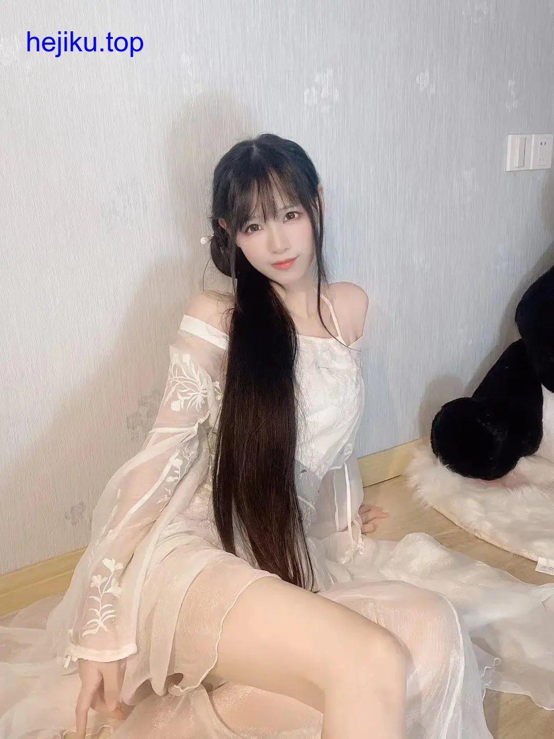 草莓粥粥爱吃肉图包