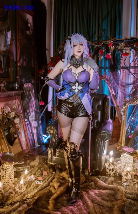 可爱兔胖胖min全集写真 兔胖胖min在窗边自然光下的兔女郎造型,光线偏暗但有氛围