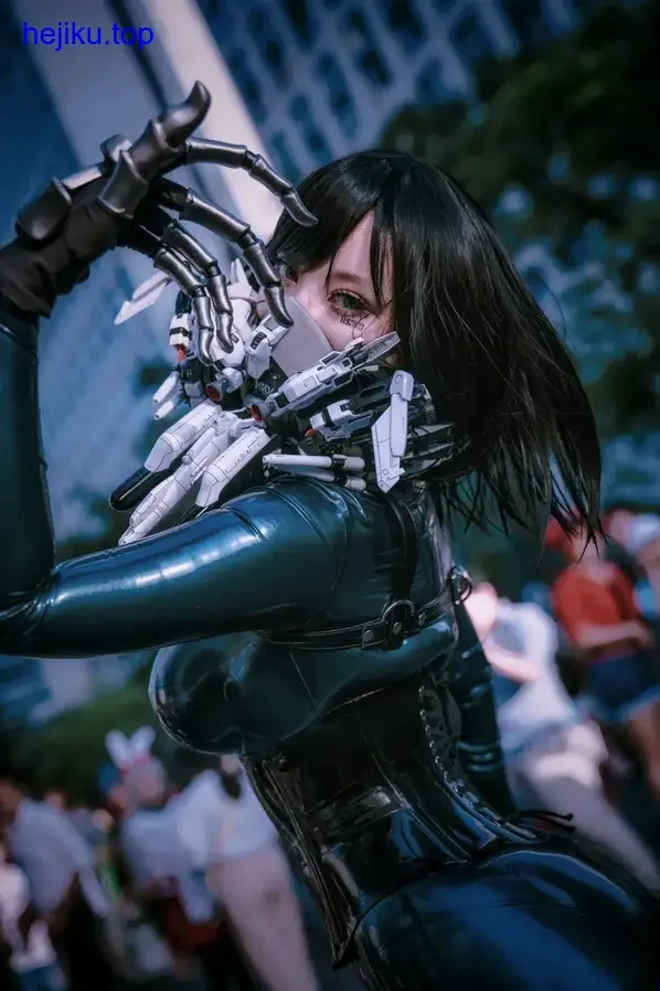 菌烨tako乳胶衣细节