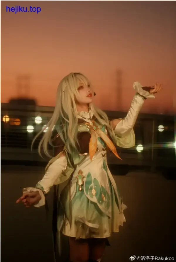 狐洛洛子鲨鱼鳍头饰细节