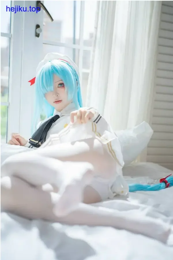 矢量鱼雅努斯手部特写 指尖控制力和项链细节都很精致