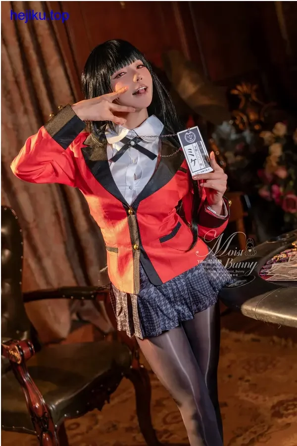 咬一口兔娘森林回头瞬间 眼神细节到位