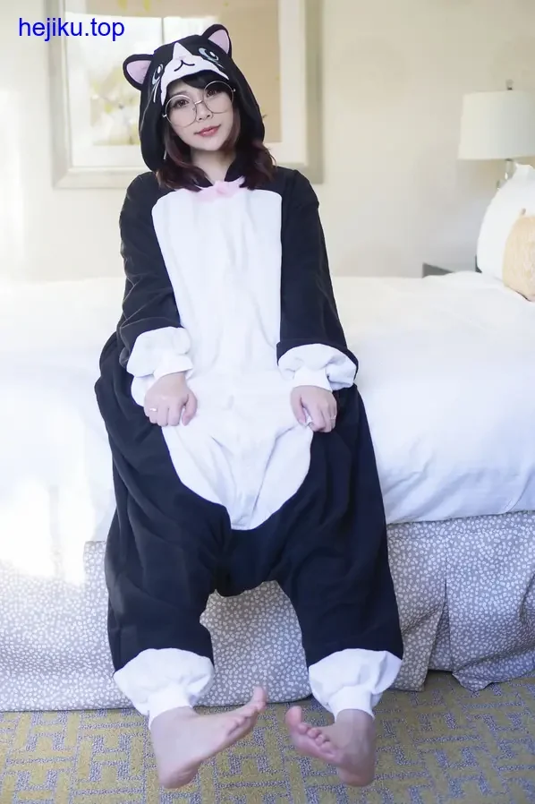 Hana Bunny春丽肌肉线条 Hana Bunny街头霸王春丽cos大腿肌肉线条训练成果