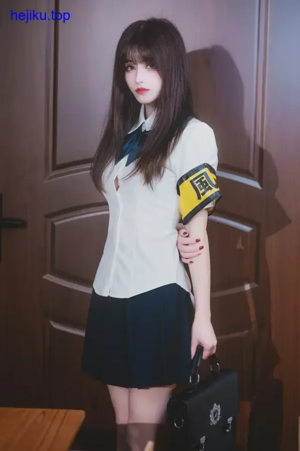 鹿八岁baby猎魔人系列林间场景写真