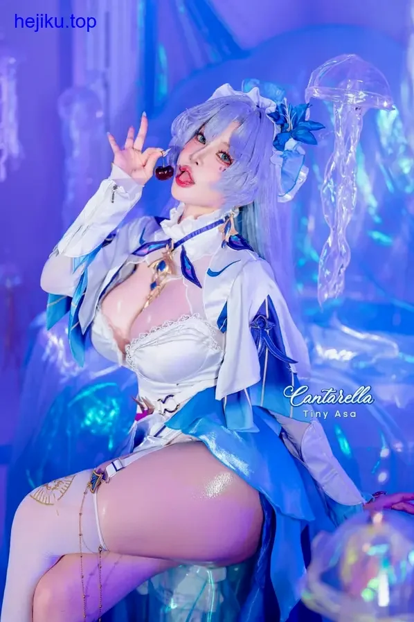 tinyasa角色铠甲细节特写，涂装和质感处理得很用心