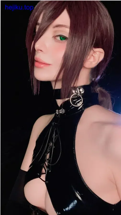 vinnegal站在水中