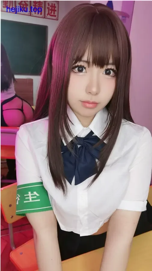 虎森森侧身角落