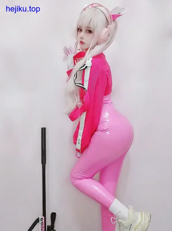 凛子酱吉他妹妹窗边弹琴