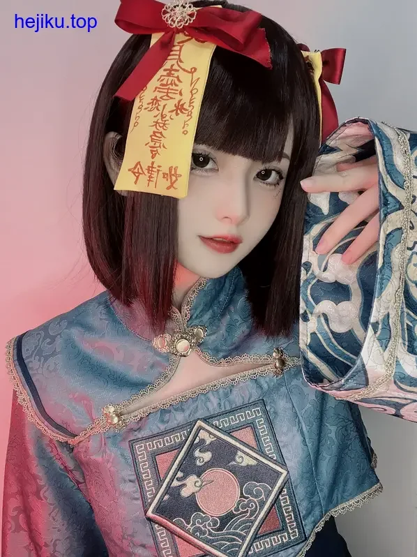 屿鱼在户外树林里拍的全身照