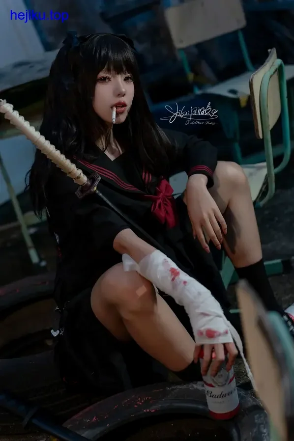 咬一口兔娘可爱动作特写