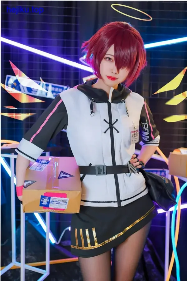 亚缇扮演动漫角色，还原度高且有自己的理解