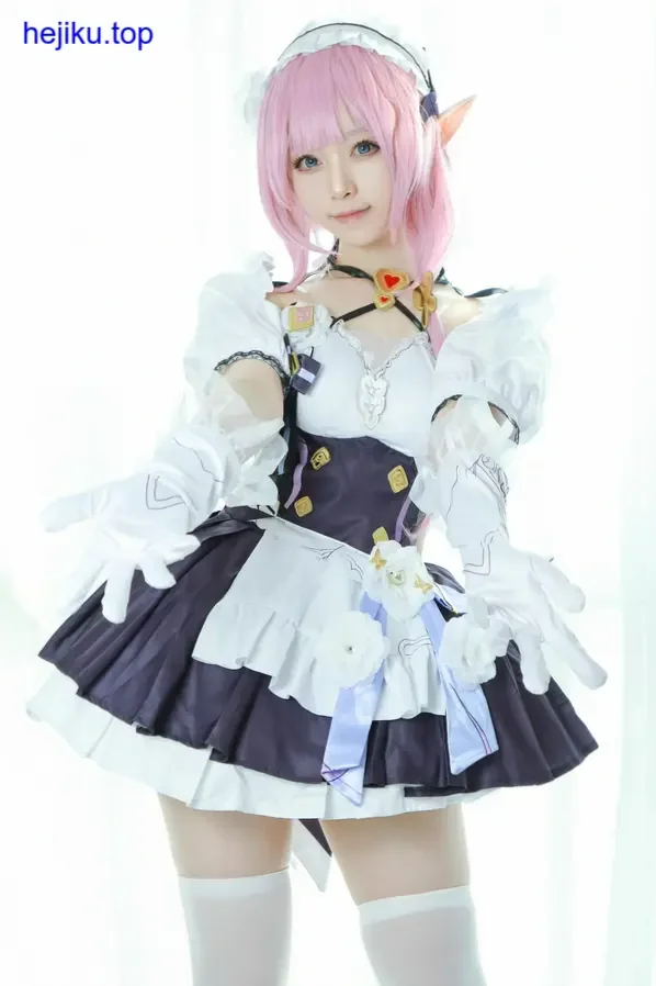 朝雾爱走廊光脚