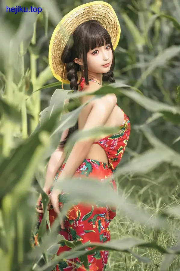 蠢沫沫午后课间课桌旁写真