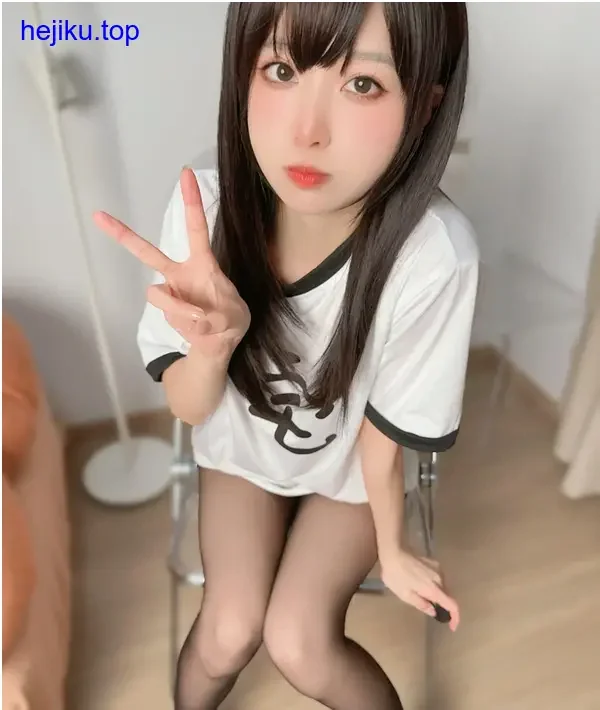 布丁大法花仙子妆容与眼神特写