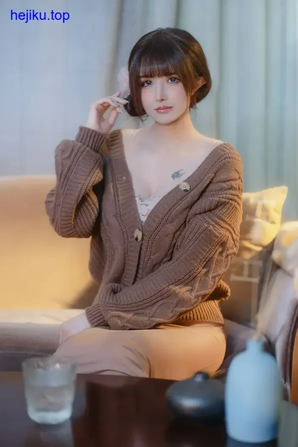 鹿八岁baby饰演《天官赐福》角色的Cosplay写真