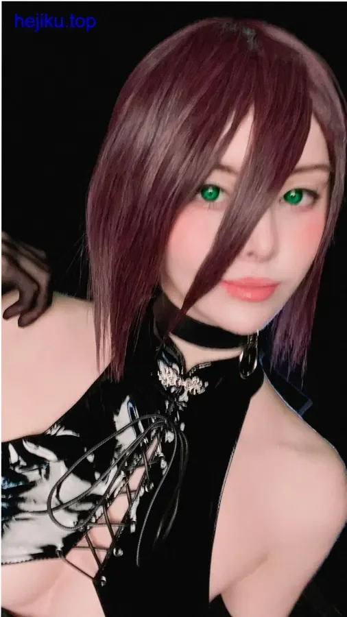 Vinnegal-巫女服神社参道与树缝光影