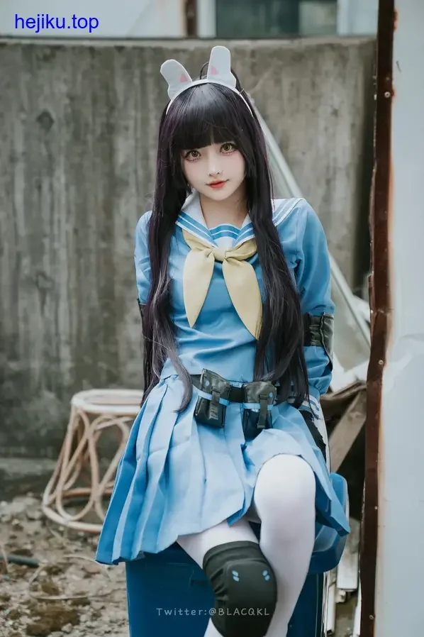 白莉爱吃巧克力cos嘴角巧克力酱痕迹 道具酱料光泽真实 画面有生活感