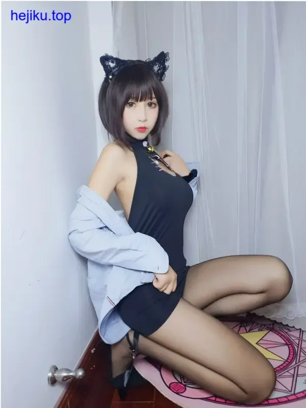 雯粥粥i未来风格cos图