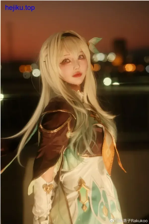 狐洛洛子鲨鱼妹眼神特写