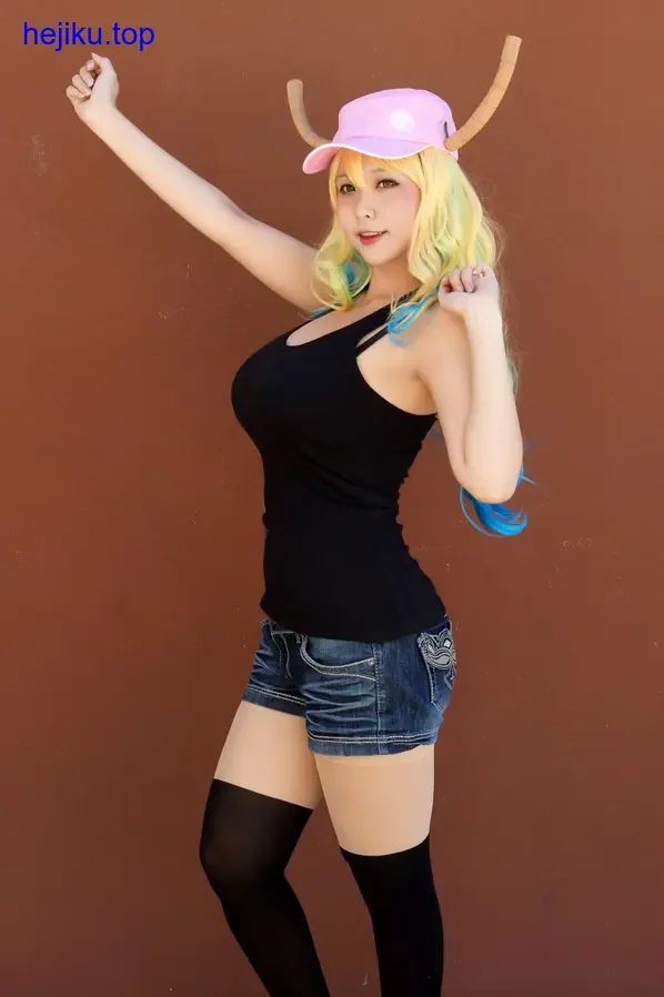 Hana Bunny全身站立姿态重心偏移身体线条流畅自然