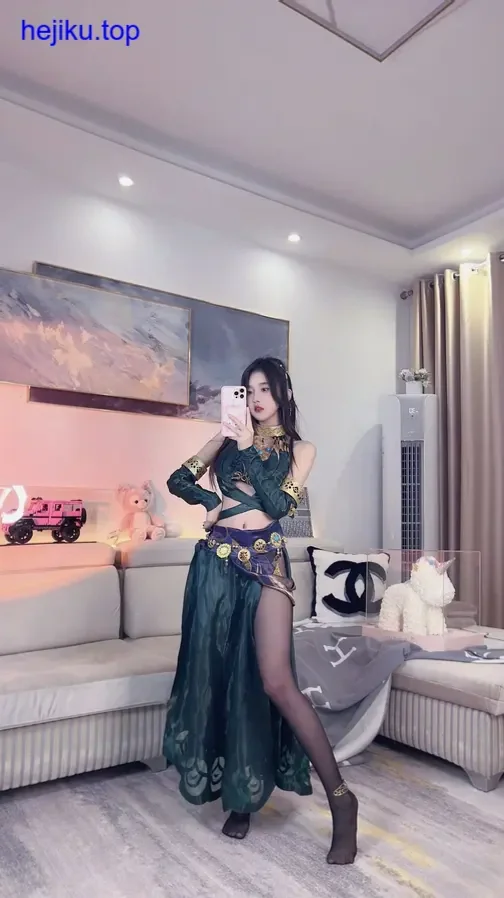 小小奶瓶儿玛修半蹲手扶盾牌地面细沙凹陷实拍质感