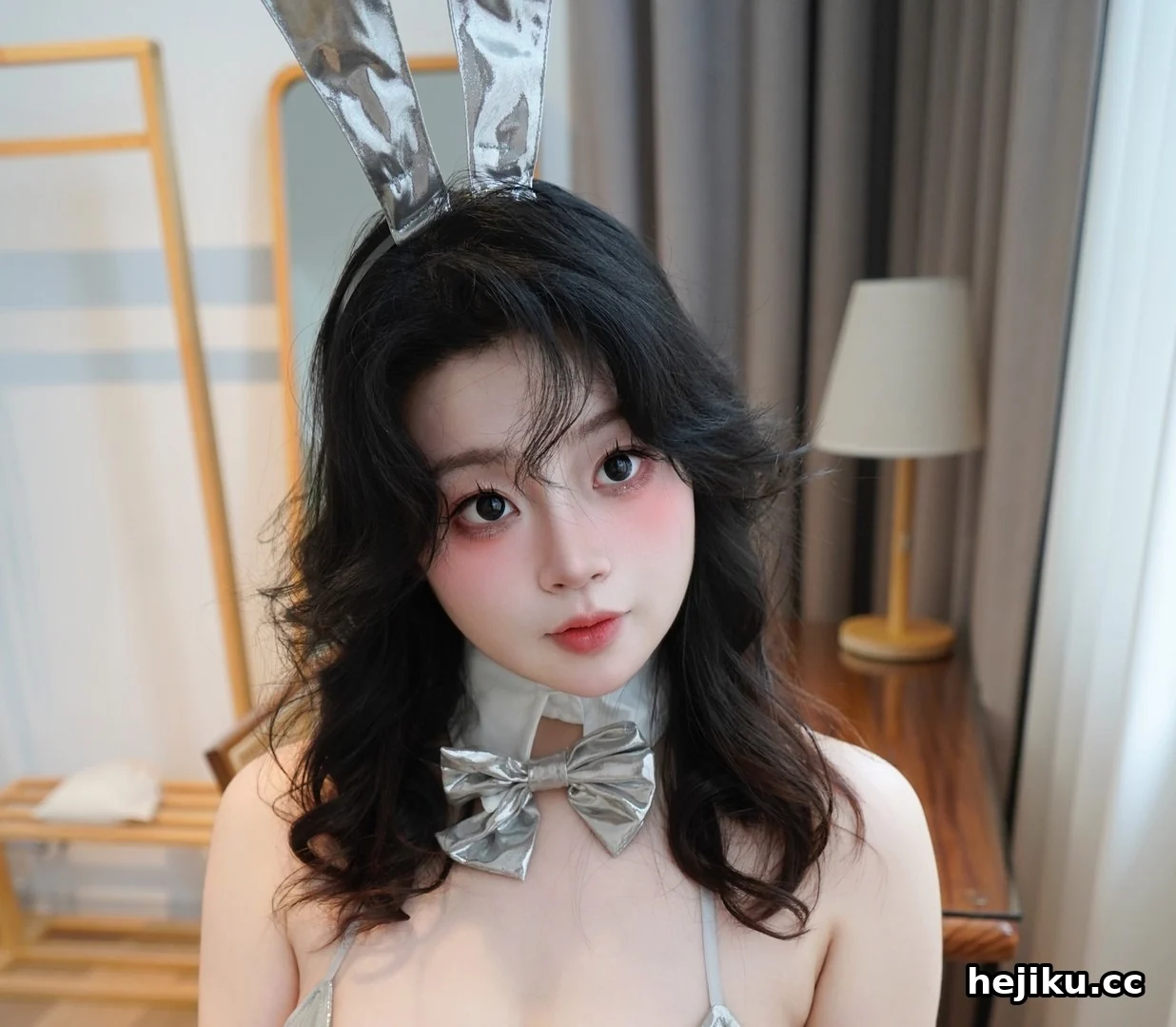 一只毛毛帽的NO.008“开帘双珠” 珠帘道具如何撑起东方美学的现代表达