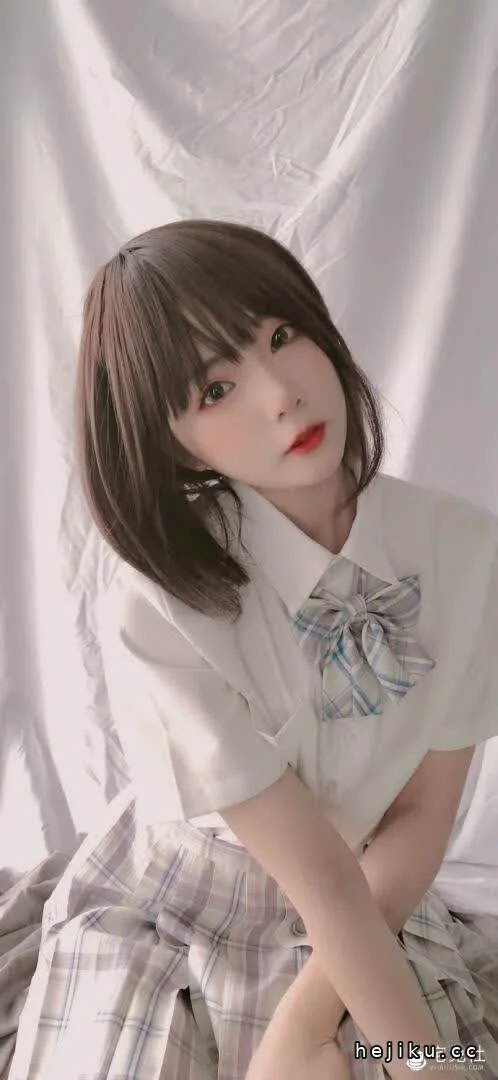 是青水百合子全套cos图片合集，婴儿肥脸蛋与撩人画风一次看个够文章配图4