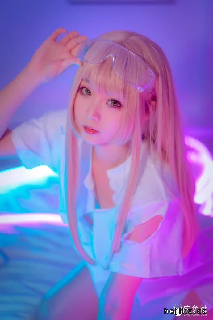 是青水百合子全套cos图片合集，婴儿肥脸蛋与撩人画风一次看个够文章配图3